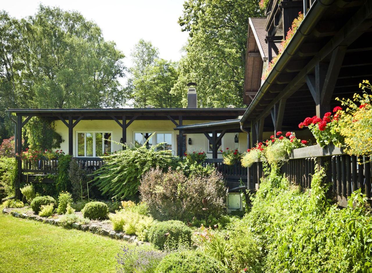 Hotel Zur Waldbahn Цвизел Екстериор снимка