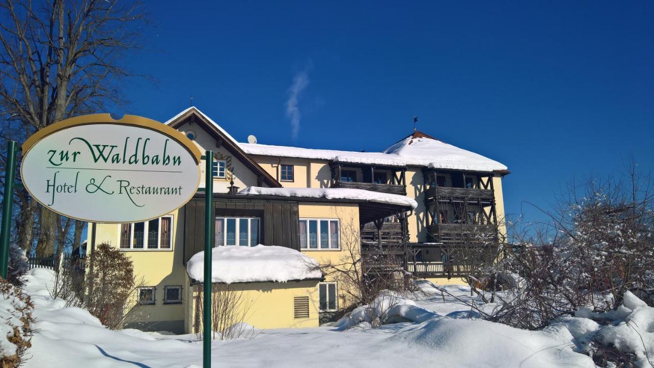 Hotel Zur Waldbahn Цвизел Екстериор снимка